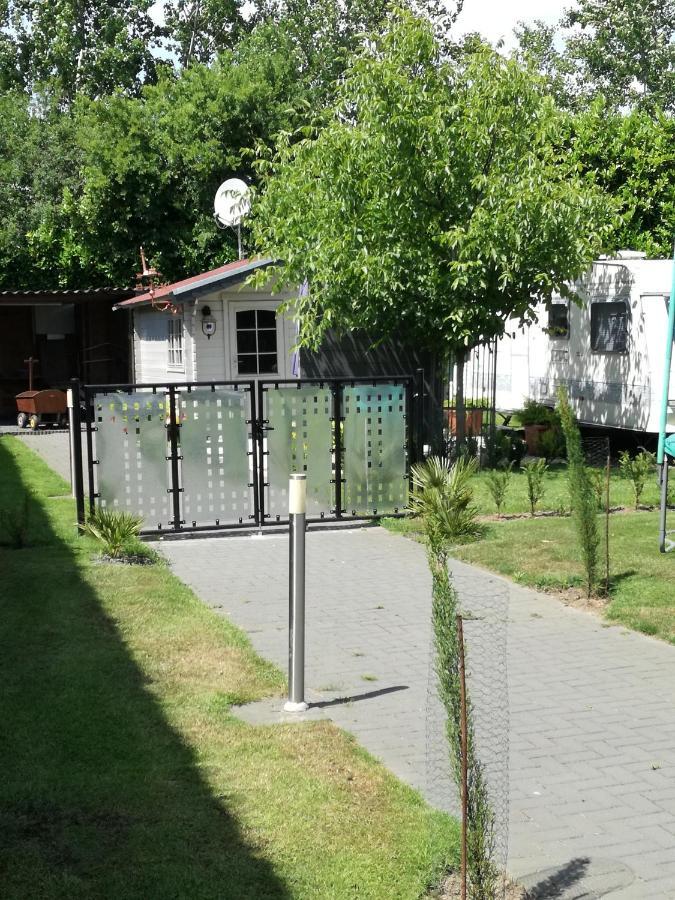 Urlaub Machen Direkt Am Irland Das Kinderparadies In Twisteden Im Grossen Garten Bei Privatleute Fur Maximal Sechs Personen Кевелар Екстер'єр фото