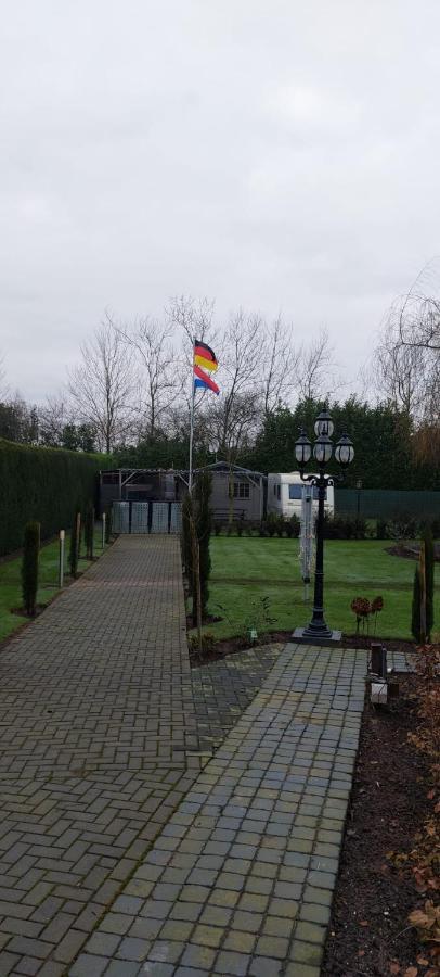 Urlaub Machen Direkt Am Irland Das Kinderparadies In Twisteden Im Grossen Garten Bei Privatleute Fur Maximal Sechs Personen Кевелар Екстер'єр фото
