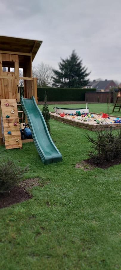 Urlaub Machen Direkt Am Irland Das Kinderparadies In Twisteden Im Grossen Garten Bei Privatleute Fur Maximal Sechs Personen Кевелар Екстер'єр фото